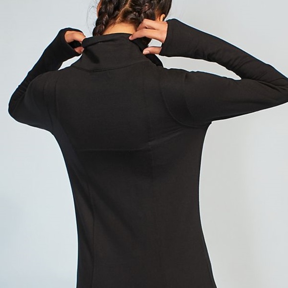 activewear jacket - Picture 2 of 4